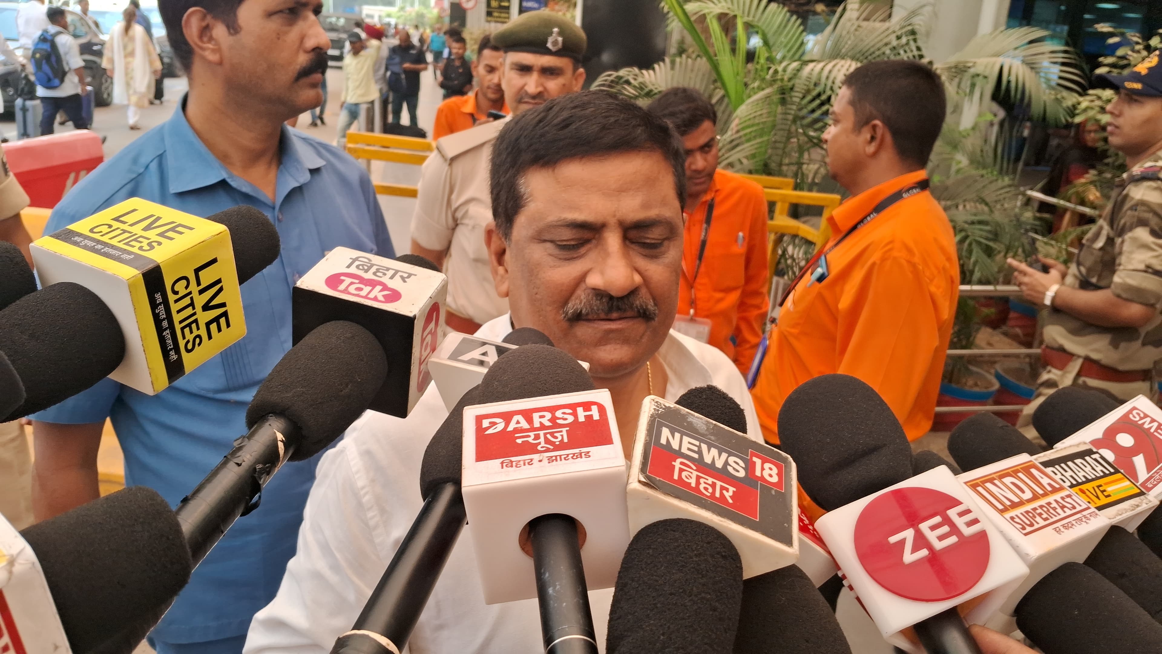 तेजस्वी पर संजय झा का बयान