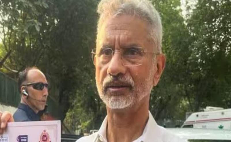 जब विदेश मंत्री जयशंकर अपना वोट देने दूसरे बूथ पहुंच गए