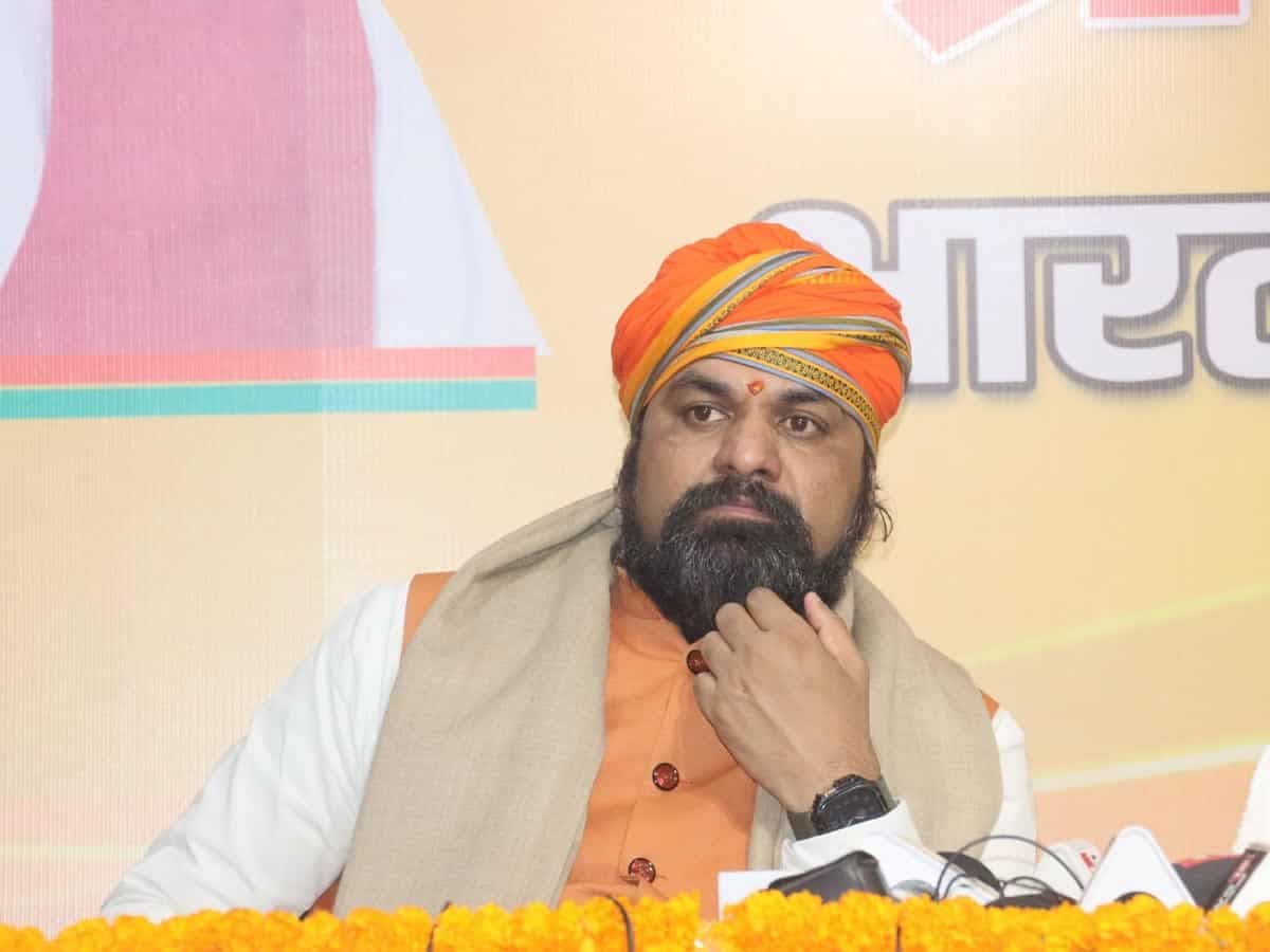 अपनी ही सरकार की POLICE से नाराज DY.CM सम्राट चौधरी , वर्दी उतारने की दी चेतावनी