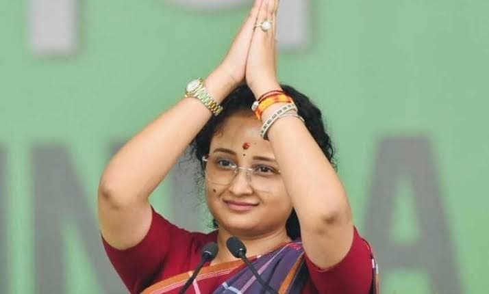 पूर्व मुख्यमंत्री हेमंत सोरेन की पत्नी कल्पना सोरेन ने दुमका और राजमहल में कई चुनावी सभाओं को संबोधित किया....