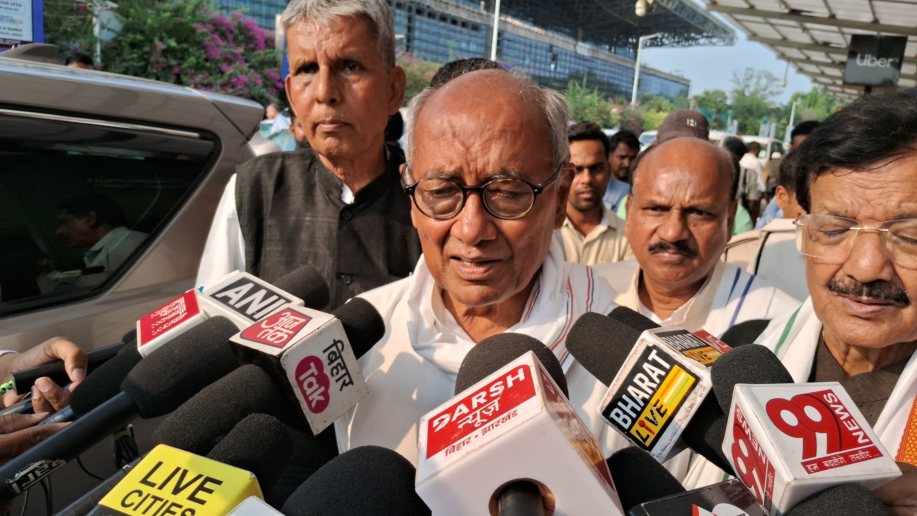 एमपी के पूर्व सीएम दिग्विजय सिंह का ब्यान