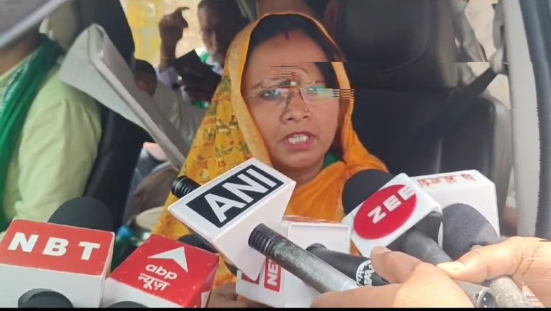 बाहुबली की पत्नी ने जिला प्रशासन पर लगाए गंभीर आरोप,चुनाव आयोग से शिकायत