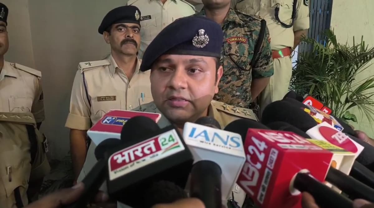 पटना पुलिस और STF ने 32 मामलों के आरोपी इनामी अपराधी को पकड़ा..