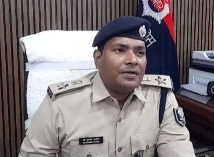 सारण SP ने एक साथ 22 थानेदारों का रोका वेतन, जानें वजह..