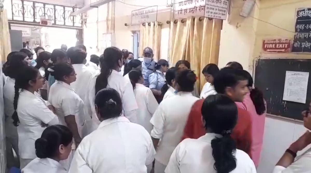पटना के NMCH के हेल्थ मैनेजर ने नर्स के साथ की छेड़खानी, हुआ बवाल..