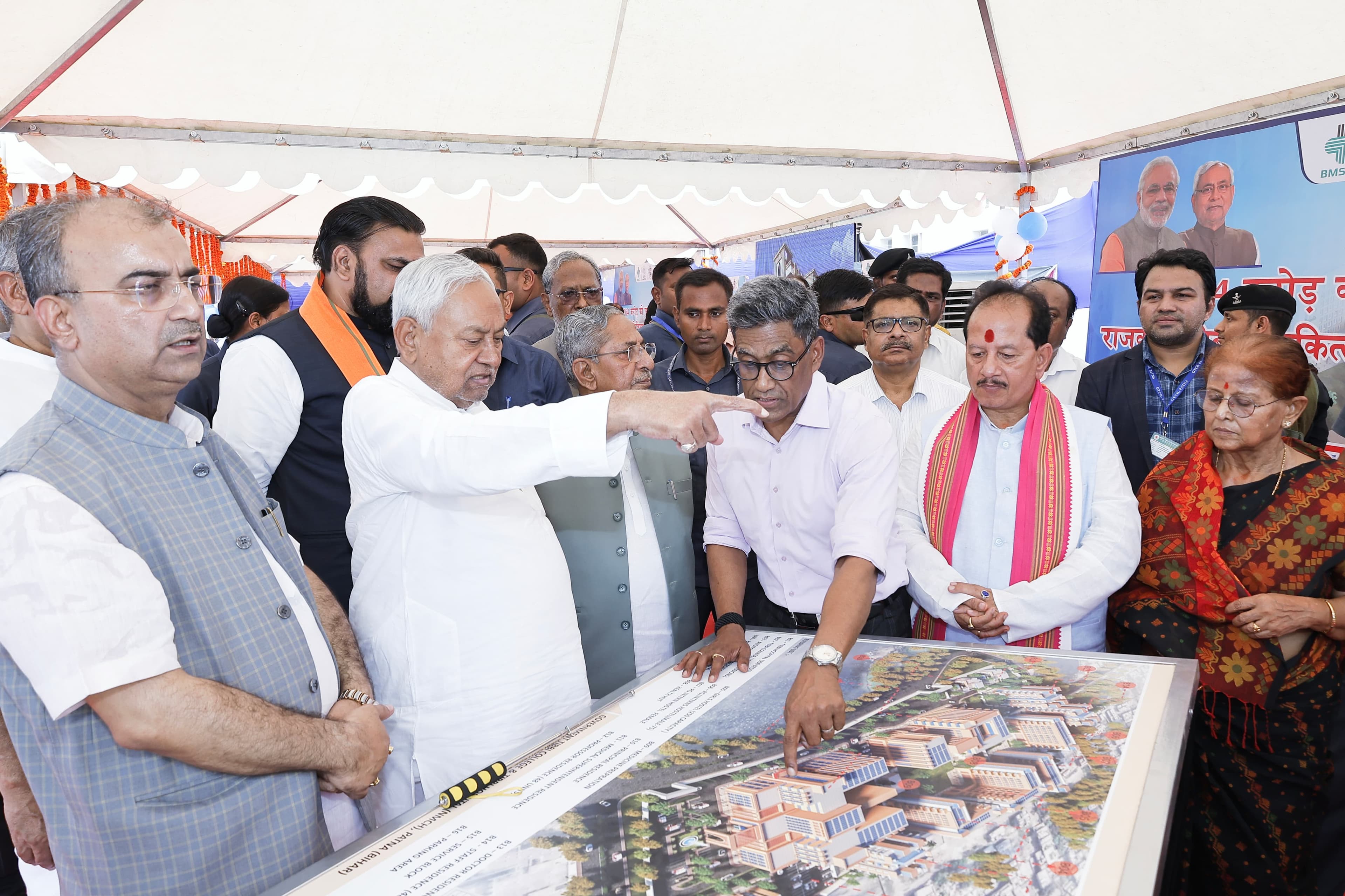 CM नीतीश ने NMCH में तिब्बी चिकित्सा महाविद्यालय एवं अस्पताल भवन की आधारशिला रखी..