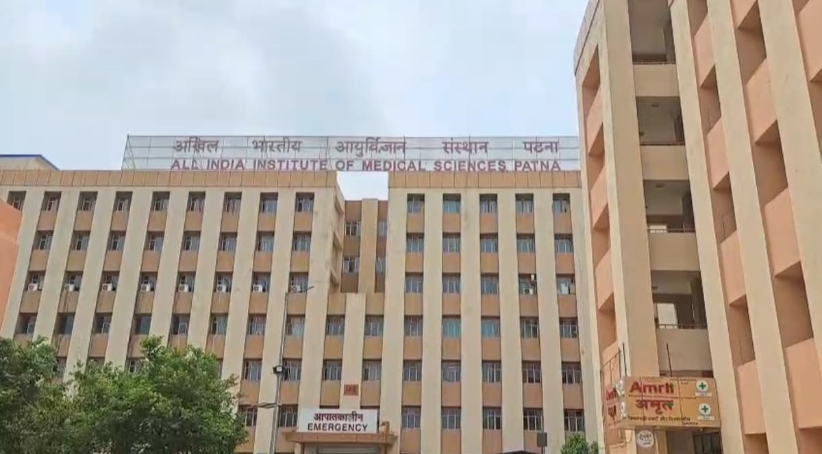 पटना एम्स की महिला डॉक्टर समेत 6 स्वास्थ्य कर्मी कोरोना पॉजिटिव, मचा हड़कंप..