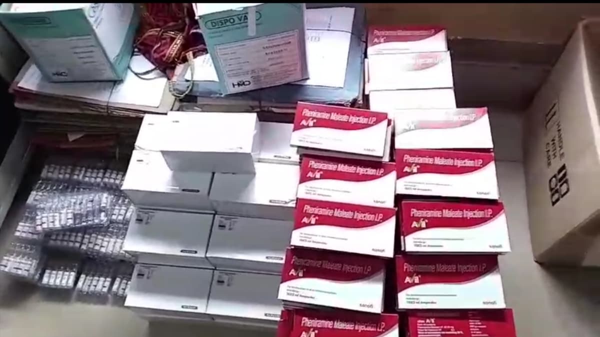 पटना के भूतनाथ रोड में नशीली दवाओं के अवैध कारोबार का खुलासा, ड्रग विभाग ने की कार्रवाई..