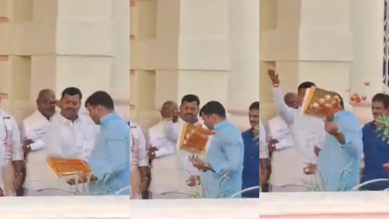 विधानसभा में लड्डू फेंका-फेंकी, RJD विधायक के हाथ से BJP नेता ने उछाल दिया लड्डू का डिब्बा