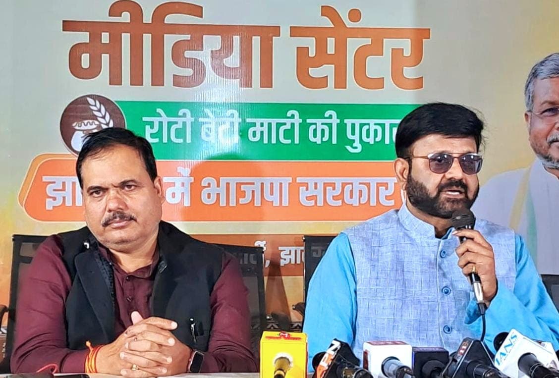 भाजपा कम से कम हिंदू- मुसलमान दोनों करती है,लेकिन झामुमो 5 वर्ष सिर्फ मुसलमान और घुसपैठियों का माला जपती रही.....