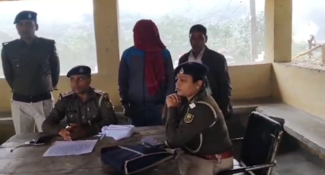 पश्चिमी चंपारण पुलिस ने नकली भारतीय नोटों की खेप के साथ एक विदेशी नागरिक को किया गिरफ्तार..