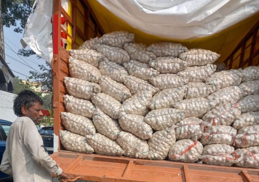 सीमा शुल्क विभाग ने 70 लाख से ज्यादा की चाइनीज लहसुन किया जब्त...