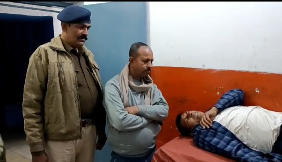 बांका में शराब तस्कर ने डायल 112 के जवान की पिटाई कर दी