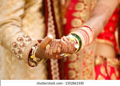 शादी के कुछ घंटे बाद ही दूल्हा-दुल्हन की मौत, जानें वजह.