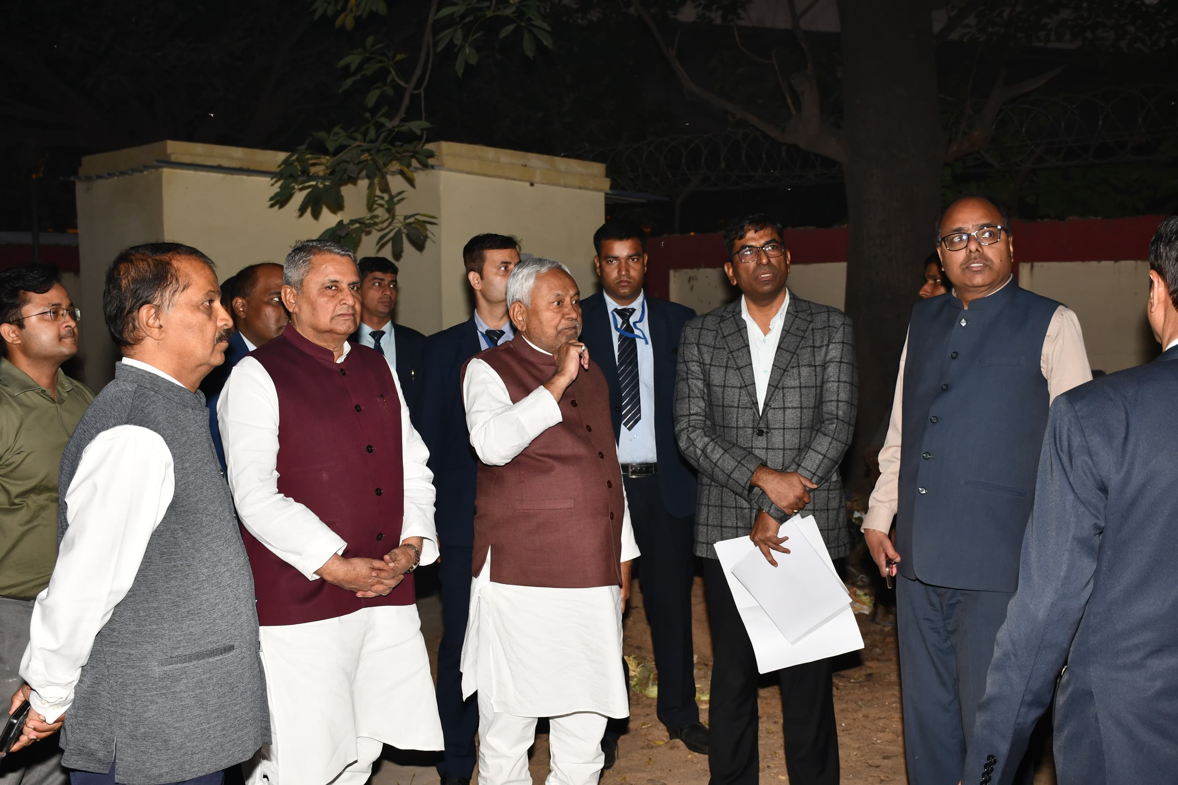 CM नीतीश ने निर्माण कार्य का किया निरीक्षण, अधिकारियों को दिए निर्देश..