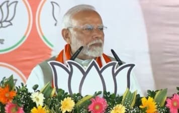 झारखंड में PM मोदी ने चुनावी प्रचार का किया आगाज, गढ़वा की सभा में किए कई वादे..