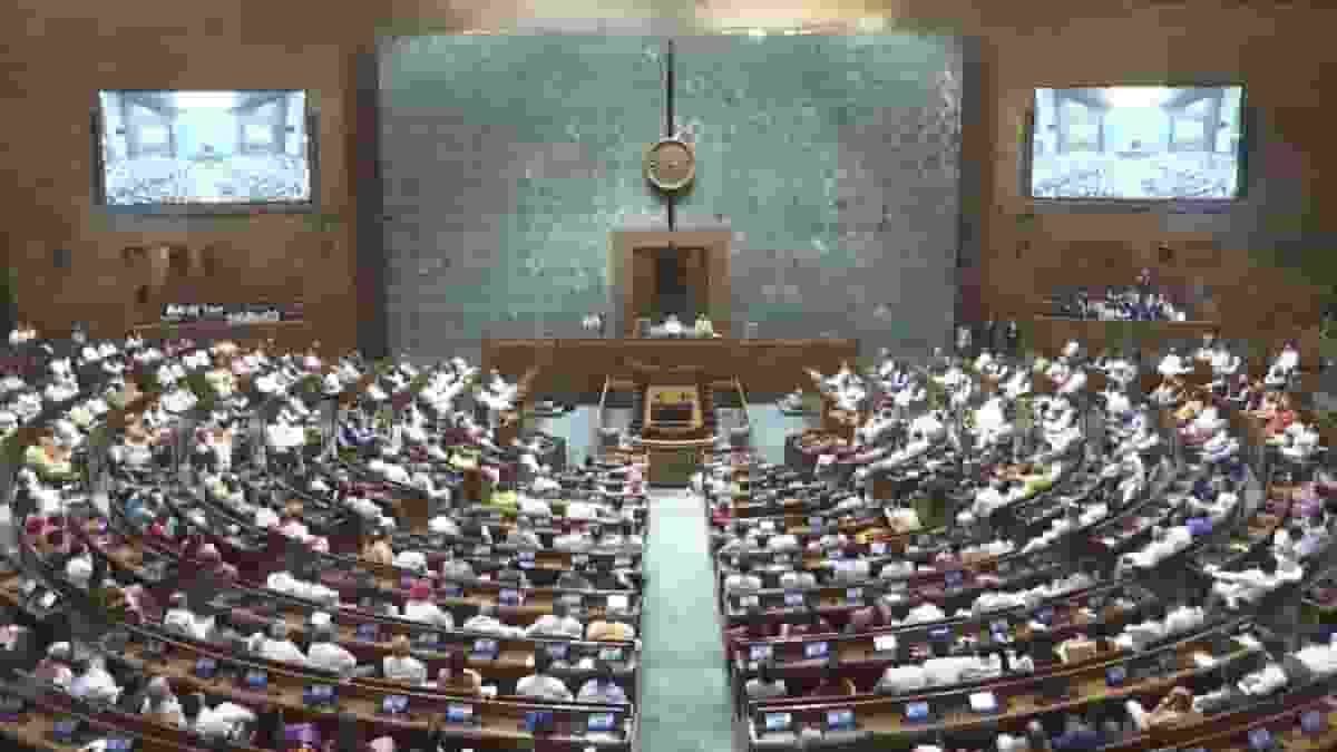 बिहार चुनाव के ठीक बाद शुरू होगा संसद का शीतकालीन सत्र, मात्र 19 दिनों में हंगामेदार हो सकती है कार्यवाही...