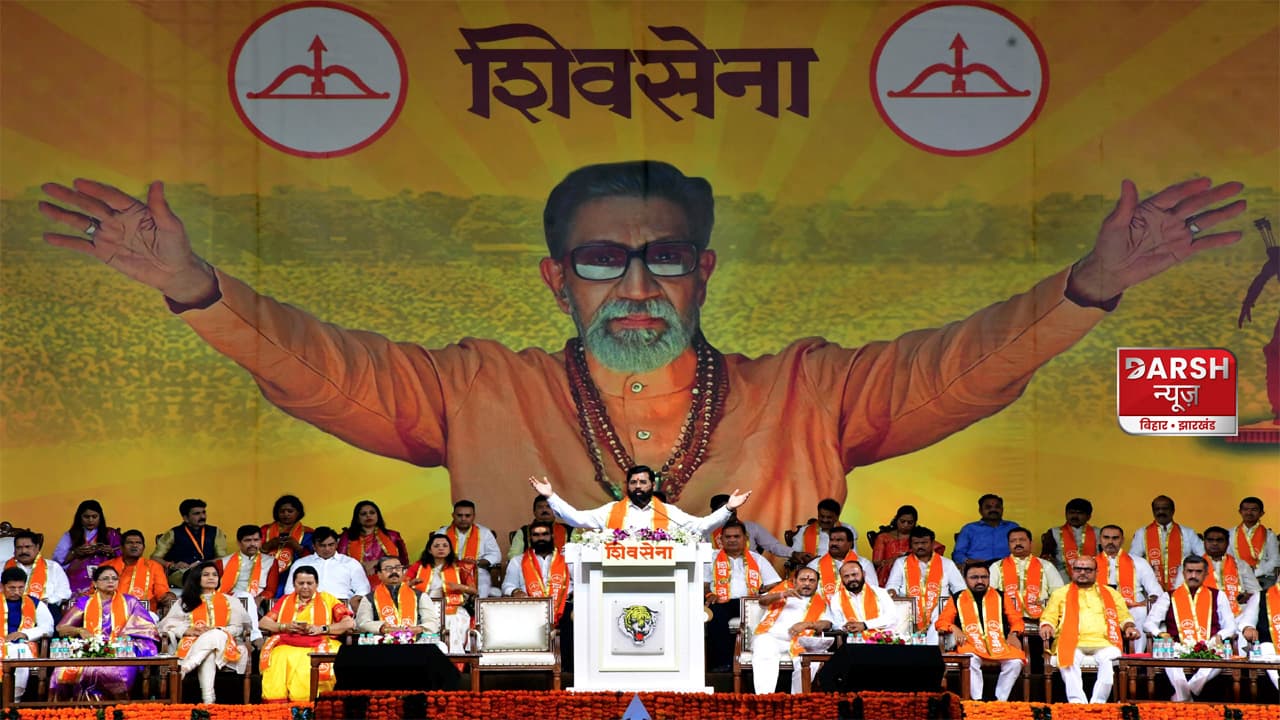 दशहरा रैली में शिंदे का उद्धव पर निशाना, बोले- 'हमास के साथ भी बना सकते हैं गठबंधन'