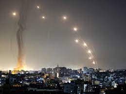 एक बार फिर जंग के साये में मिडिल ईस्ट, हमास ने दागे 5000 रॉकेट, इजरायल ने की युद्ध की घोषणा
