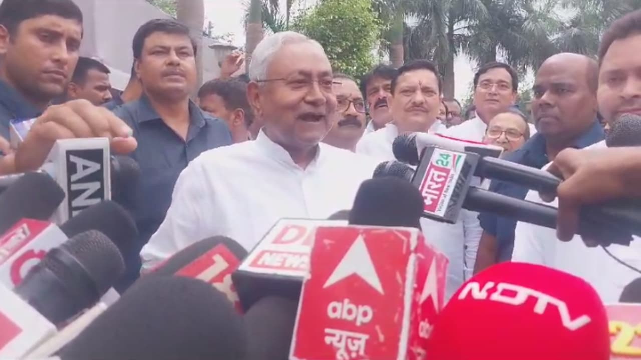 JDU में टूट के दावे पर CM नीतीश का क्लियर कट जवाब, बोले - 'उनको तोड़ना है, तो कहिए न तोड़ दें'