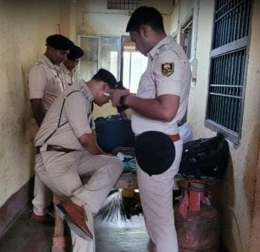 सिपाही की पत्नी का किराये के घर से मिला शव, मासूम बेटे ने किया बड़ा खुलासा..