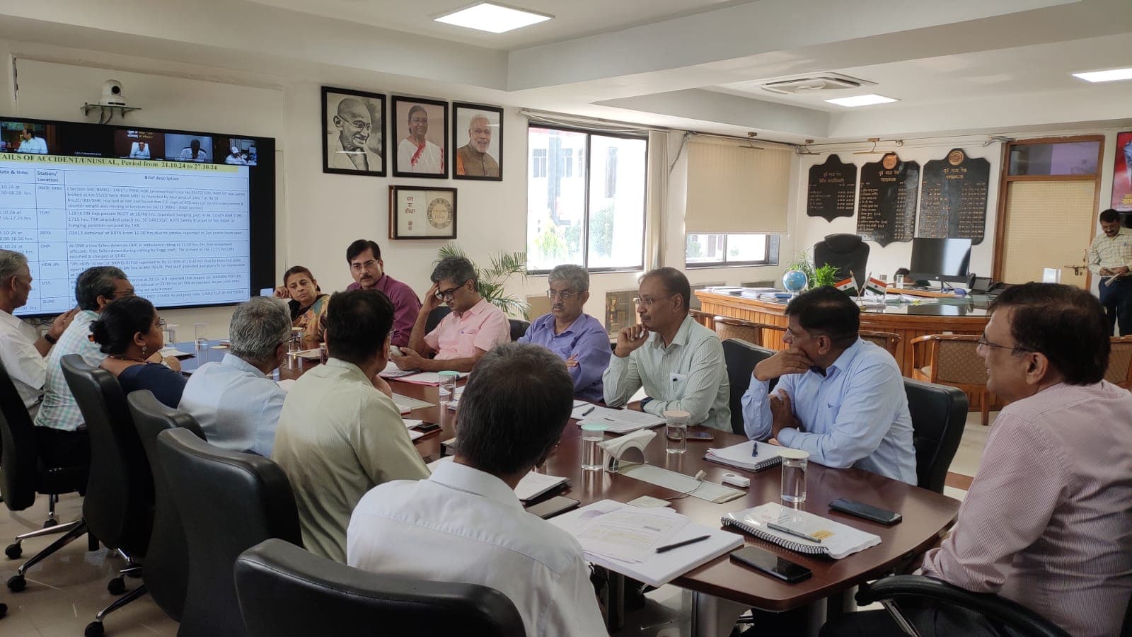 दीपावली और छठ में यात्रियों की सुरक्षा एवं सुविधा को लेकर ECR के GM ने की विशेष बैठक..