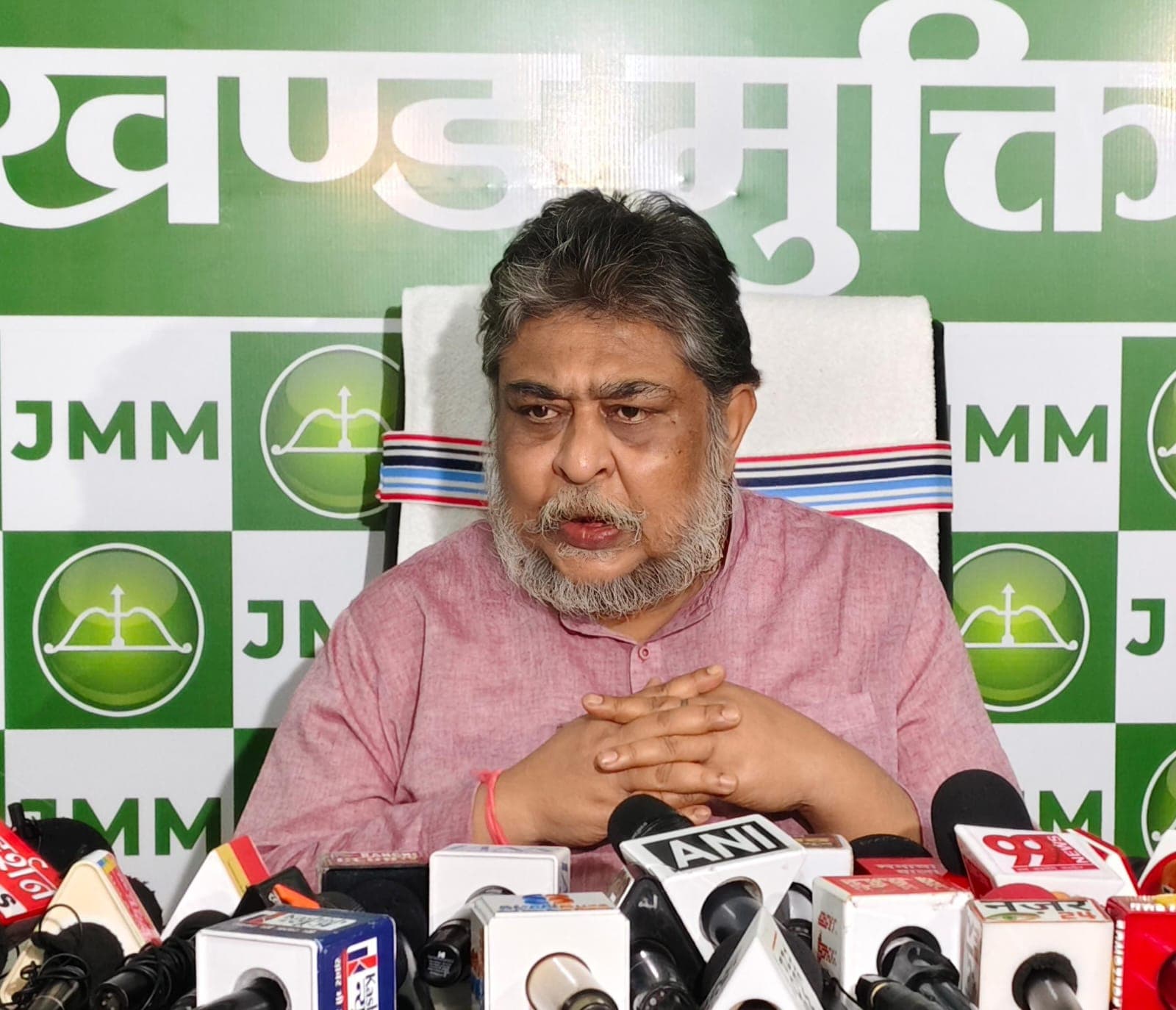 झामुमो महासचिव सुप्रियो भट्टाचार्य ने निर्वाचन आयोग को लिखा पत्र .... हरियाणा और महाराष्ट्र की तरह तय समय पर कराया जाए झारखंड विधानसभा....