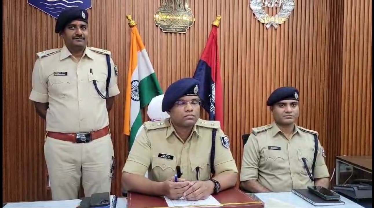 पटना पुलिस ने कई रायफल और सैकड़ो गोली किया बरामद..