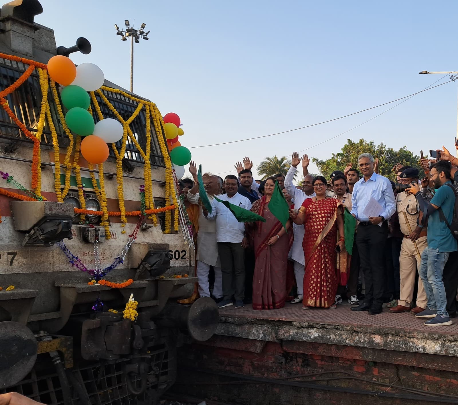 झारखंड के रास्ते गया से लोकमान्य तिलक के लिए नई ट्रेन सेवा शुरू, मंत्री ने दिखाई हरी झंडी..