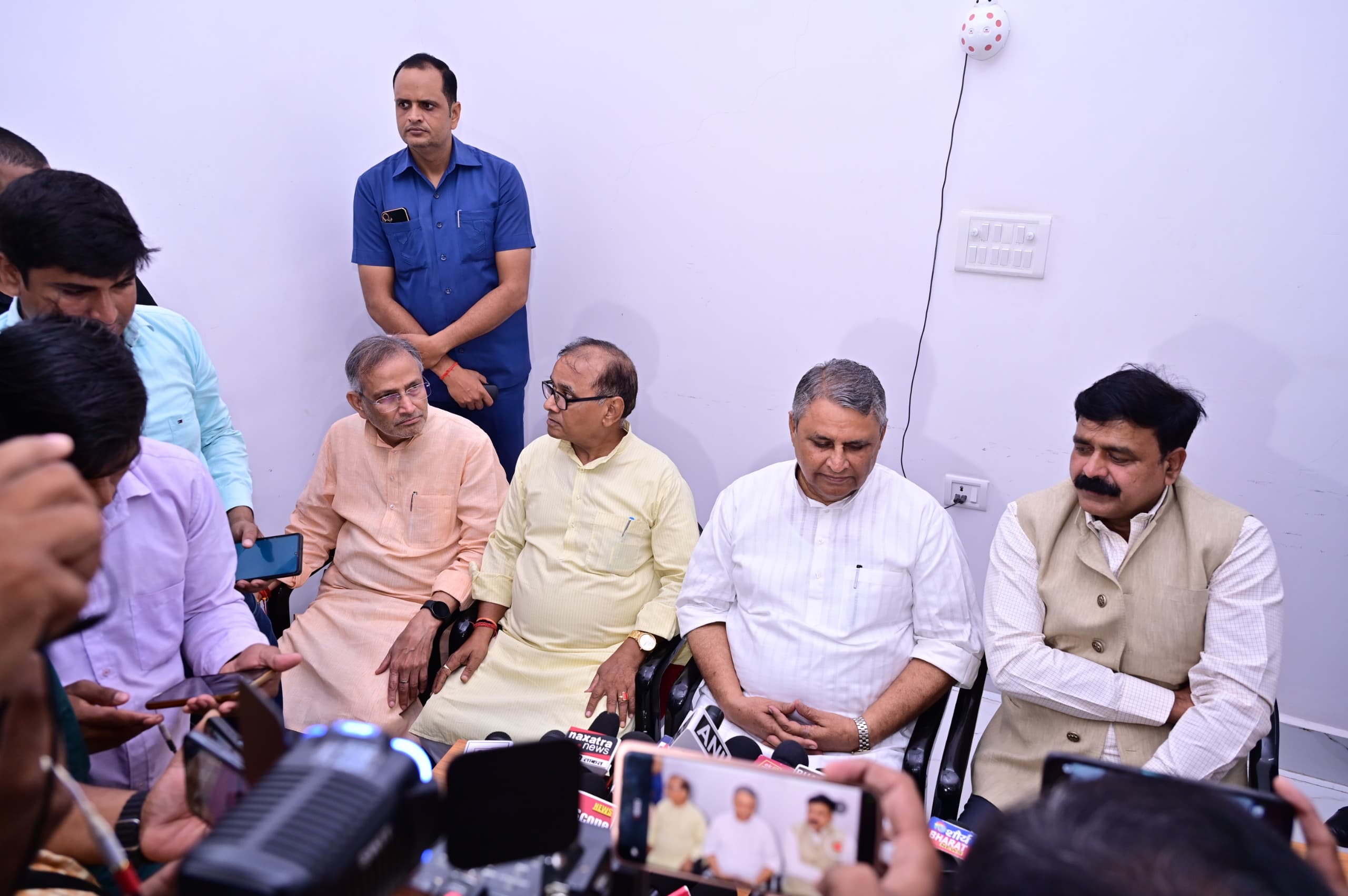 सीट बंटवारे में महागठबंधन का आंतरिक दरार हुआ उजागर: विजय चौधरी