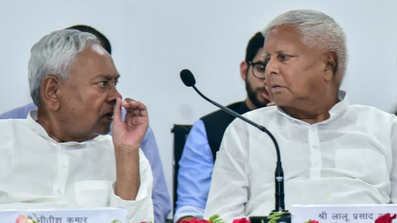 बिहार में शुरू हो गया खेला! लालू के विरोध के बाद नीतीश ने केंद्र के महिला आरक्षण बिल का किया समर्थन