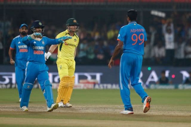 भारत के सामने ऑस्ट्रेलिया पस्त...बल्लेबाजों के तूफान के बाद गेंदबाजों का कमाल, सीरीज भी जीते