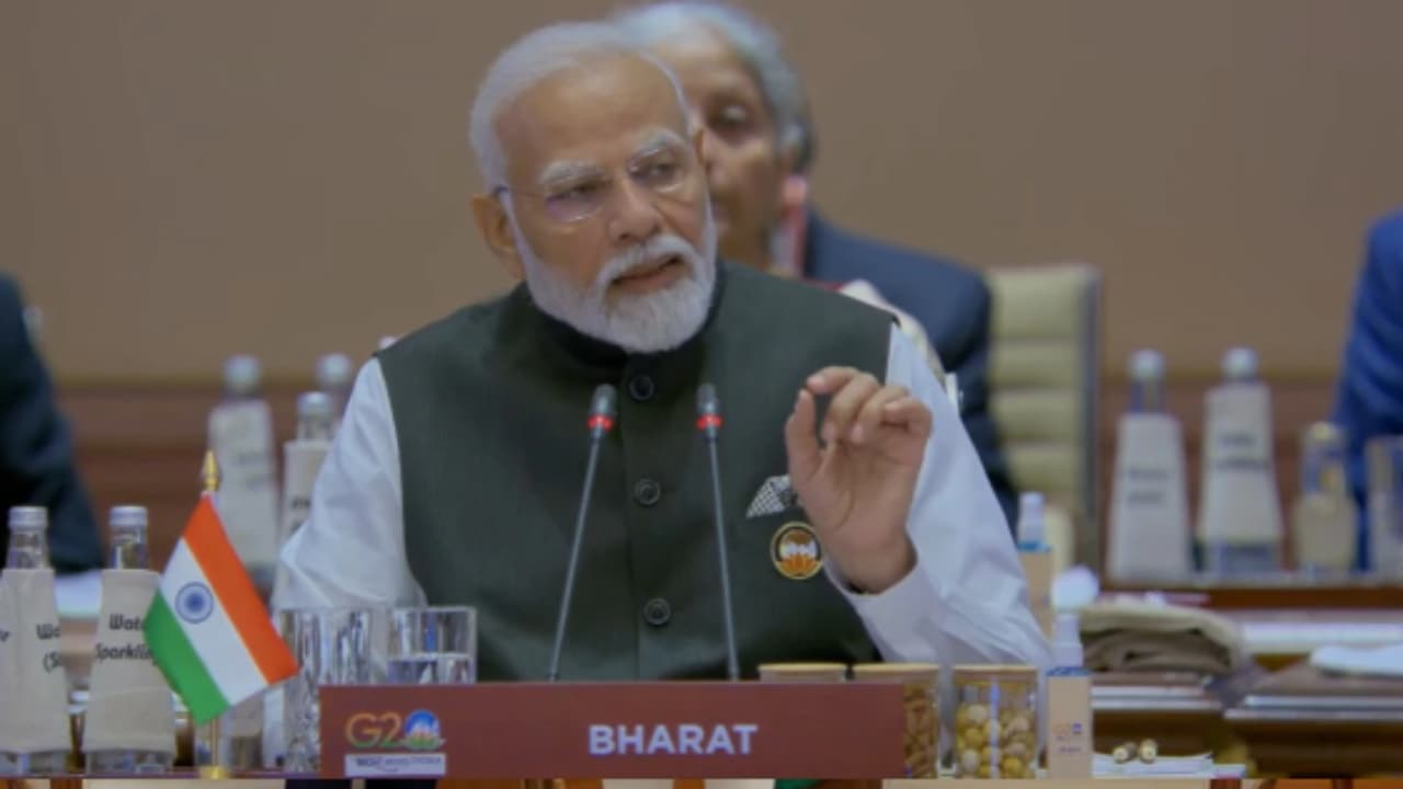 अंतरराष्ट्रीय मंच पर PM मोदी का बड़ा कदम, G20 समिट में कंट्री प्लेट पर लिखा दिखा 'भारत'