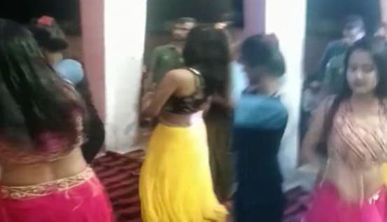 सहरसा के स्कूल कैंपस में बार बाला का अश्लील डांस..