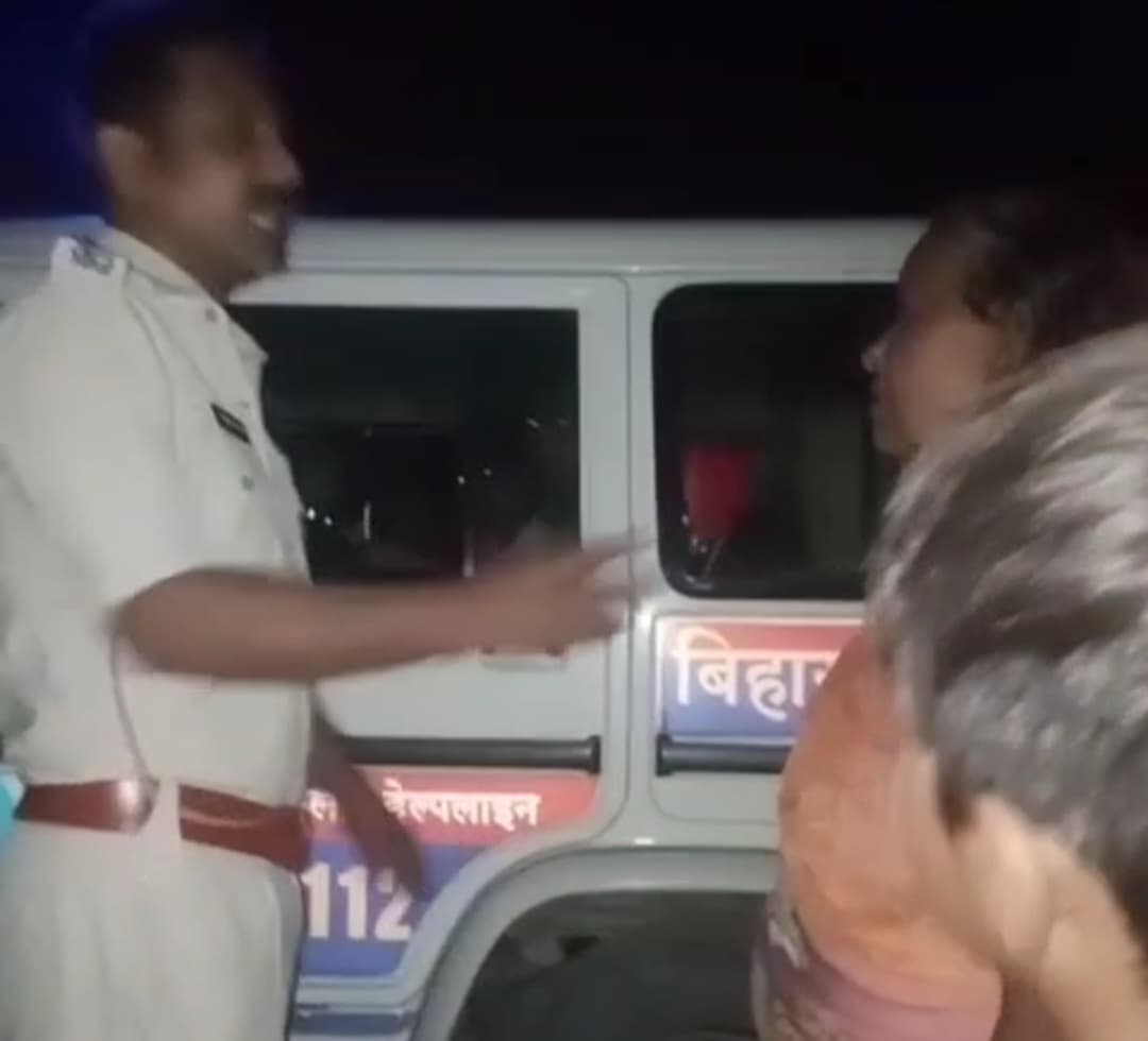 पश्चिम चंपारण में घर में घुसे चोर को रंगे हाथ पकड़ा,फिर जमकर हुई धुनाई..