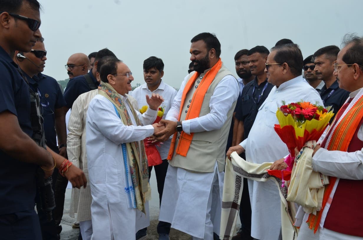 जेपी नड्डा का पटना एयरपोर्ट पर हुआ स्वागत