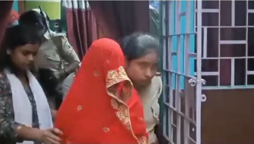 समस्तीपुर में सेक्स रैकेट का खुलासा, होटल से 5 पुरुषो को महिला जोड़ीदार के साथ पकड़ा गया..