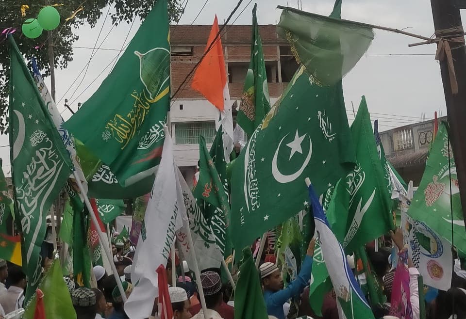 तिरंगा से छेड़छाड़ के आरोप में सारण पुलिस ने 2 को गिरफ्तार किया..