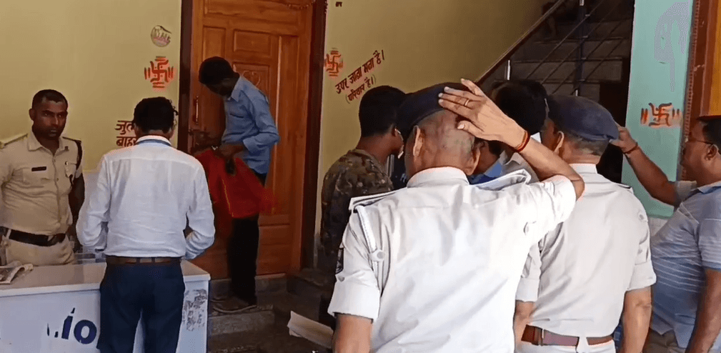 Bihar News : बिना डिग्रीधारी चिकित्सक चला रहे हैं अवैध नर्सिंग होम, जच्चा-बच्चा की मौत